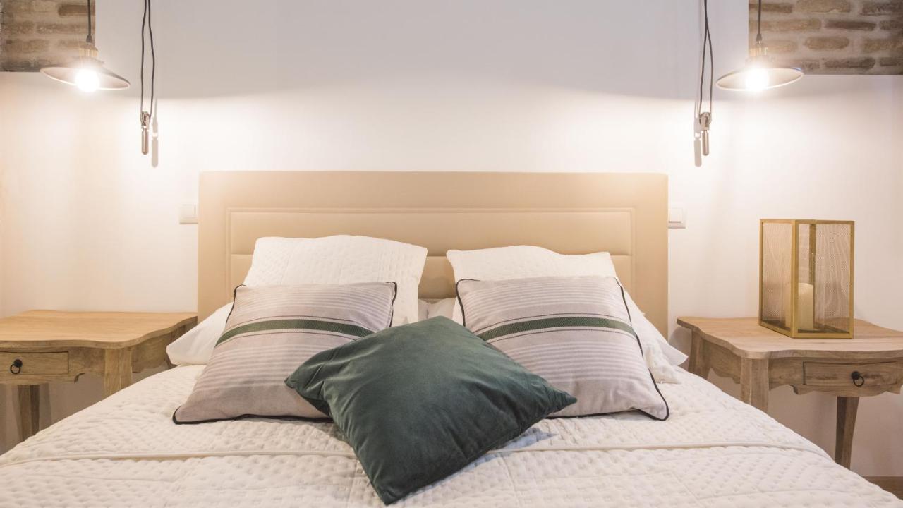 Madera Y Piedra - Apartamentos Aloha Toledo Kültér fotó