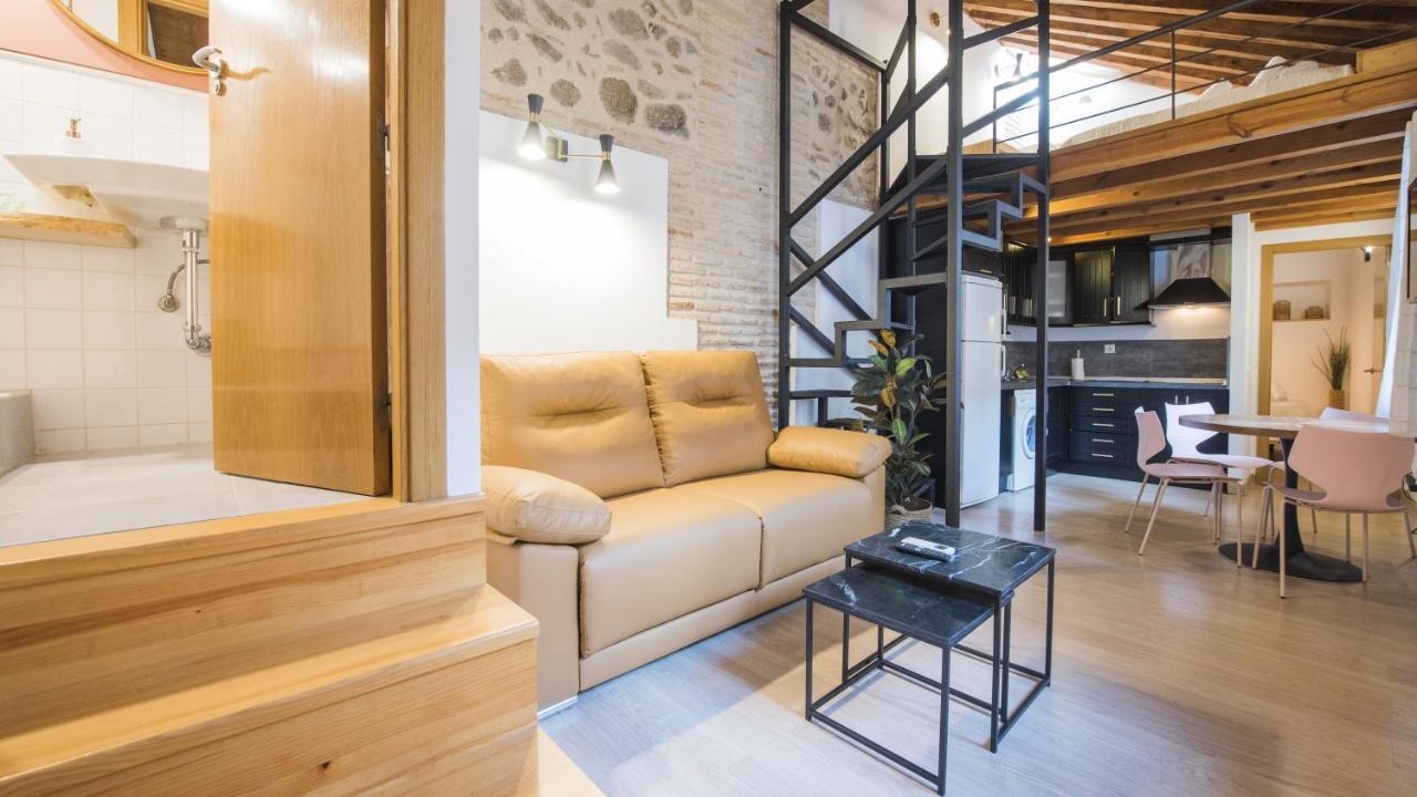 Madera Y Piedra - Apartamentos Aloha Toledo Kültér fotó